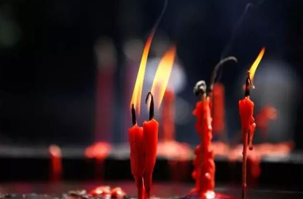 坐火车最忌讳望着窗外发呆 有何说法