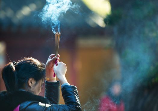 婴灵报复是真是假，堕胎婴灵怎么报复父母